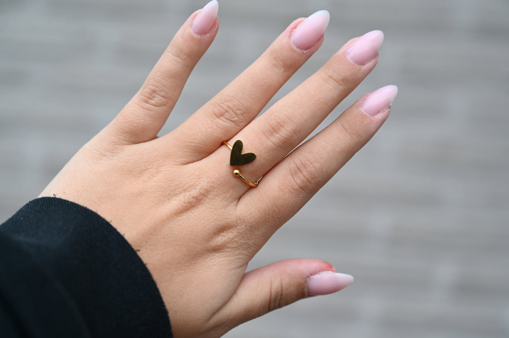 Amora Ring